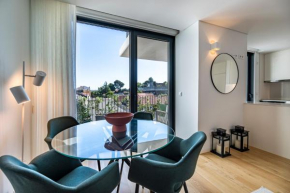 BONFIM LIVING - Great location, al fresco dining and free private parking